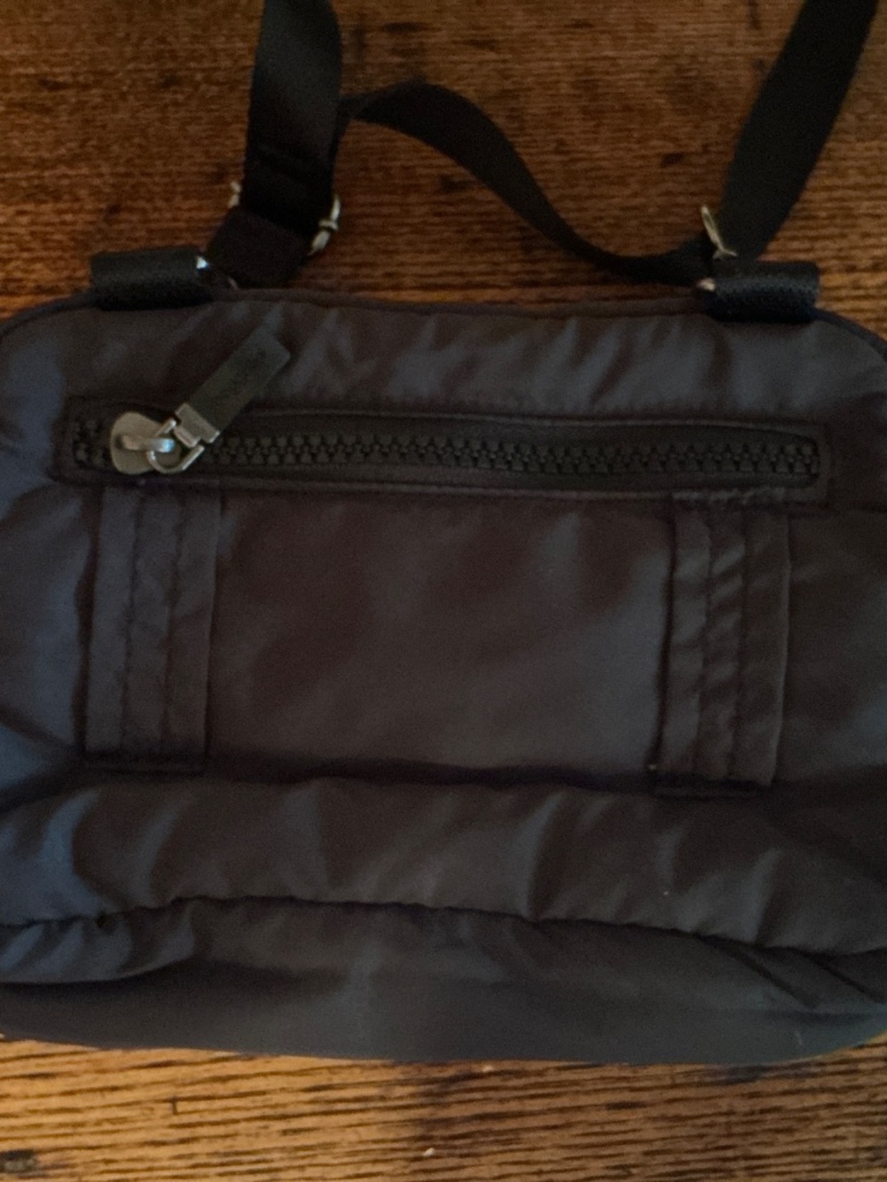 Baggallini small puffy crossbody wallet - Picture 3 of 3